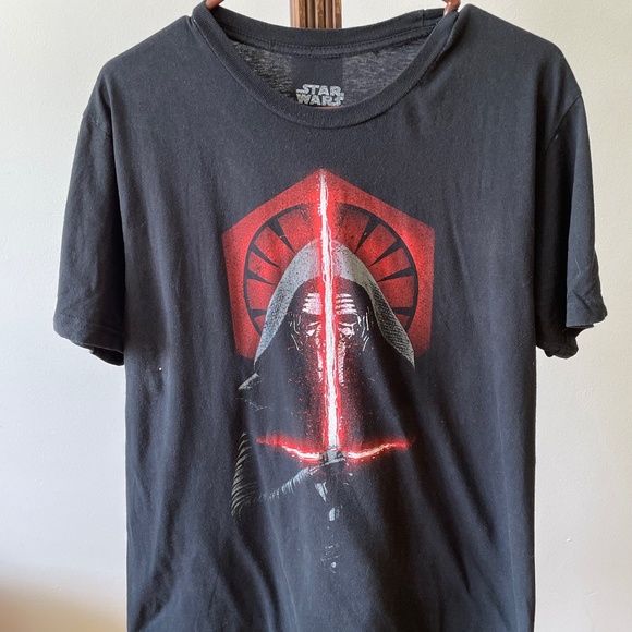 Star Wars T-shirt Dart Vader Men’s Size L (42-44) Black slightly distressed - Picture 1 of 3